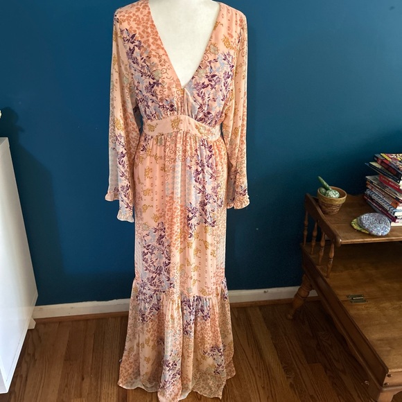 Beautiful WAYF peach floral boho dress - Picture 8 of 8